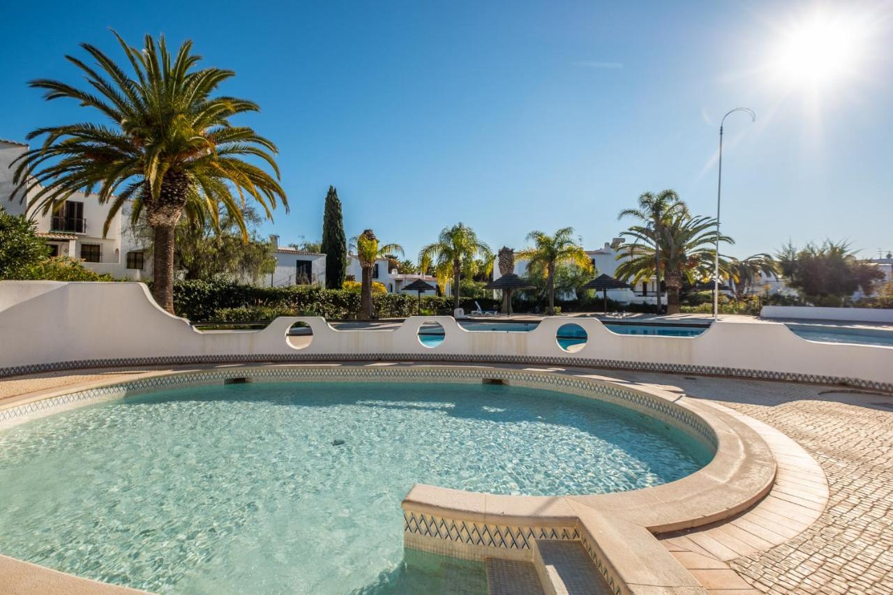 Beach Praia - Sleep 5 - Pool - Free Wi-Fi - Air Con Albufeira Ngoại thất bức ảnh
